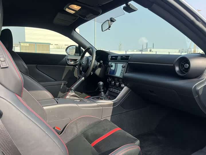 Фото 8 - Subaru BRZ