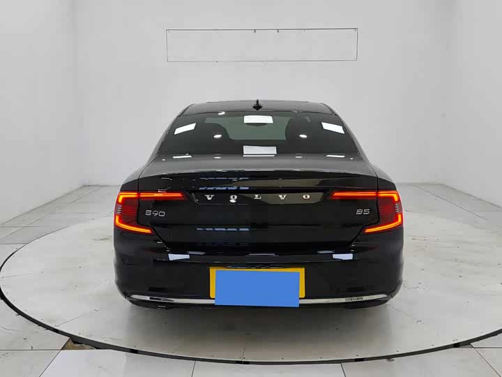 Фото 5 - Volvo S90