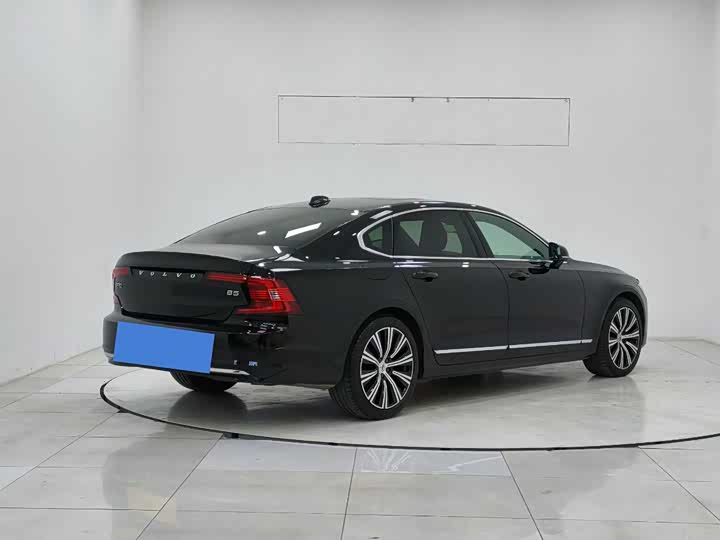 Фото 6 - Volvo S90