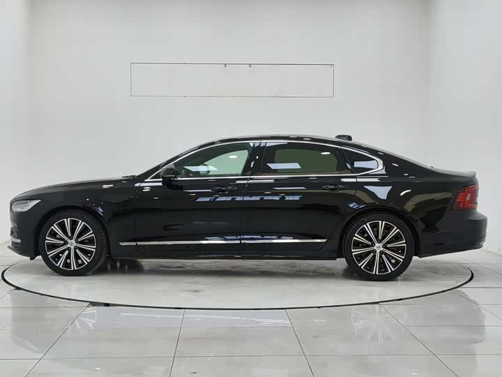 Фото 8 - Volvo S90