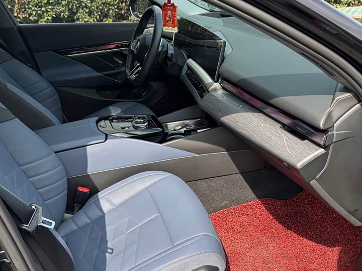 Фото 5 - BMW 5 Series