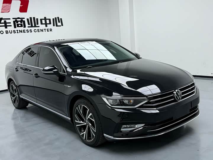 Photo 3 - Volkswagen Magotan