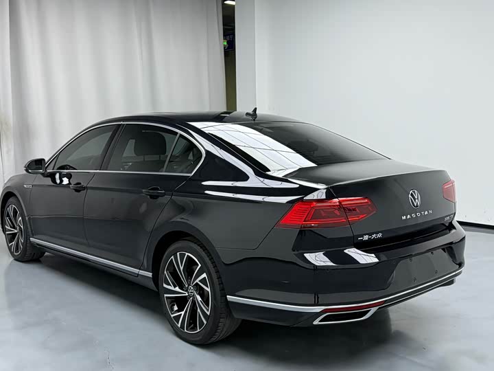 Photo 9 - Volkswagen Magotan