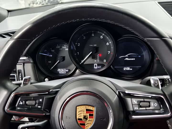 Фото 9 - Porsche Macan