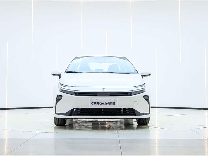 Фото 3 - Toyota Corolla