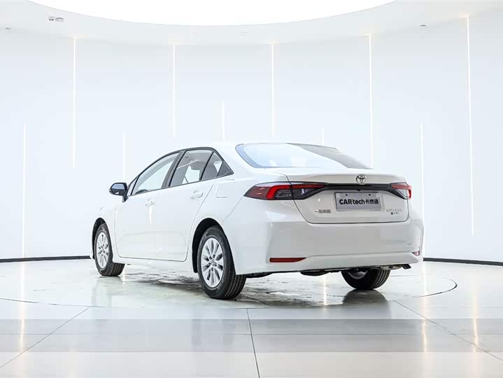 Фото 7 - Toyota Corolla