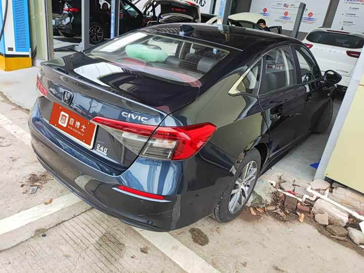 Фото 2 - Honda Civic