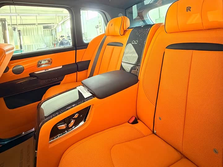 Фото 8 - Rolls-Royce Cullinan