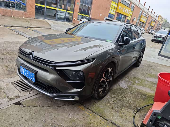 Фото 1 - Citroen C5 X