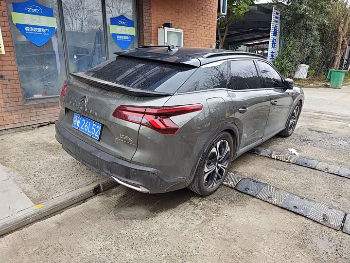 Фото 4 - Citroen C5 X