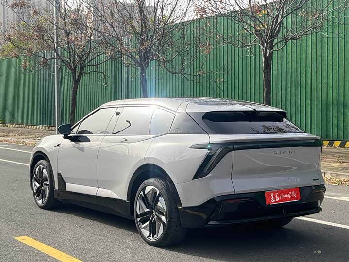 Фото 6 - HiPhi Y