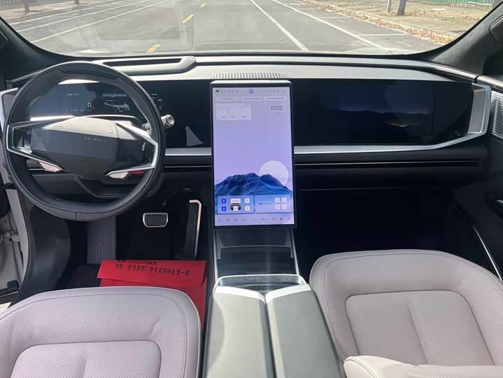 Фото 7 - HiPhi Y