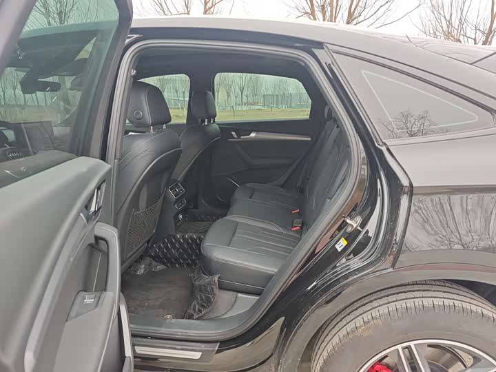 Фото 4 - Audi Q5L Sportback