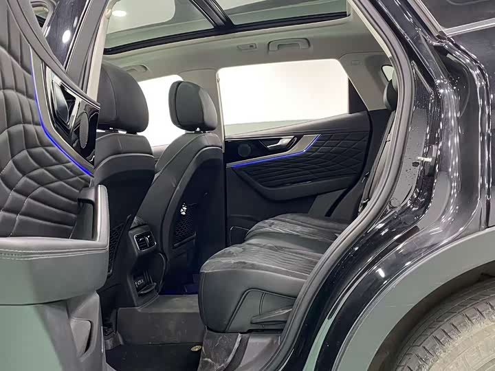 Photo 4 - Hongqi HS5