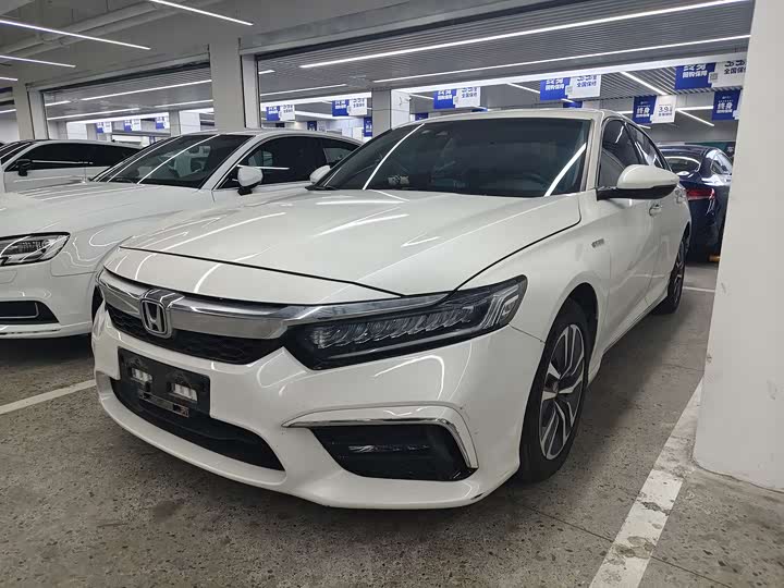 Фото 1 - Honda Inspire