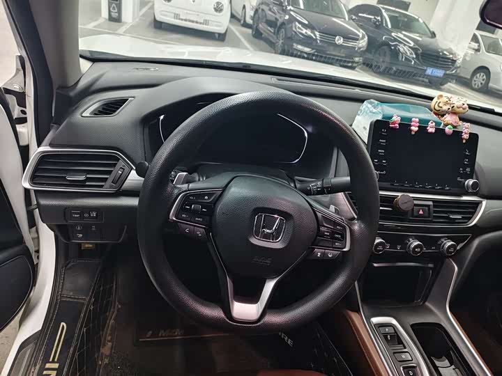 Фото 5 - Honda Inspire