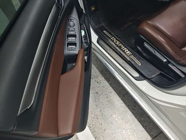 Фото 6 - Honda Inspire