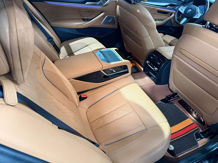 Фото 5 - BMW 5 Series