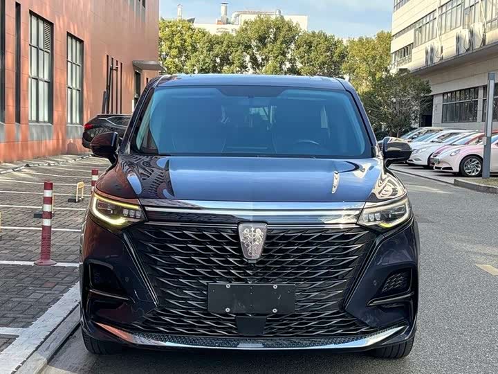 Фото 2 - Roewe iMax 8