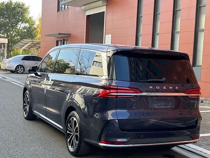 Фото 4 - Roewe iMax 8