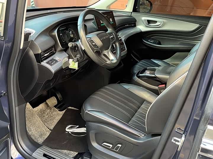 Фото 7 - Roewe iMax 8