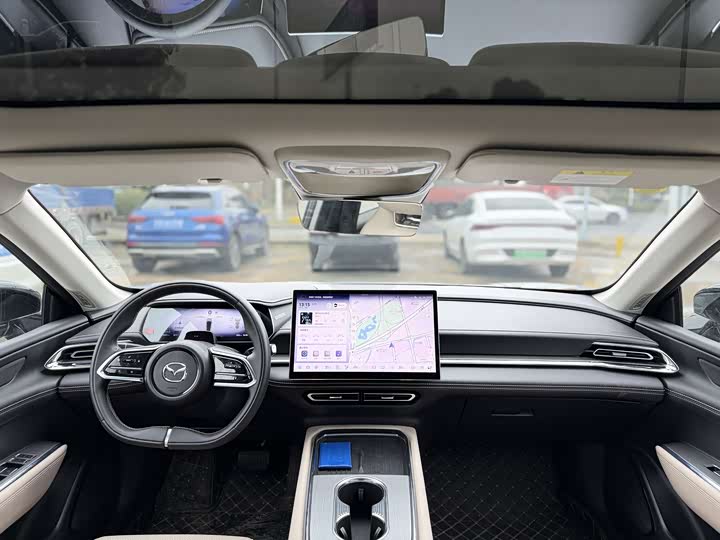 Photo 8 - Mazda EZ-6