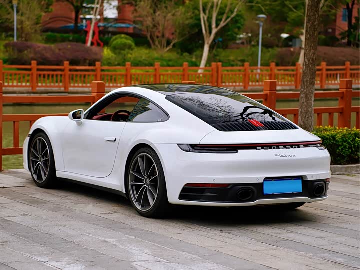 Фото 6 - Porsche 911