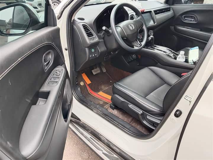 Фото 4 - Honda Vezel