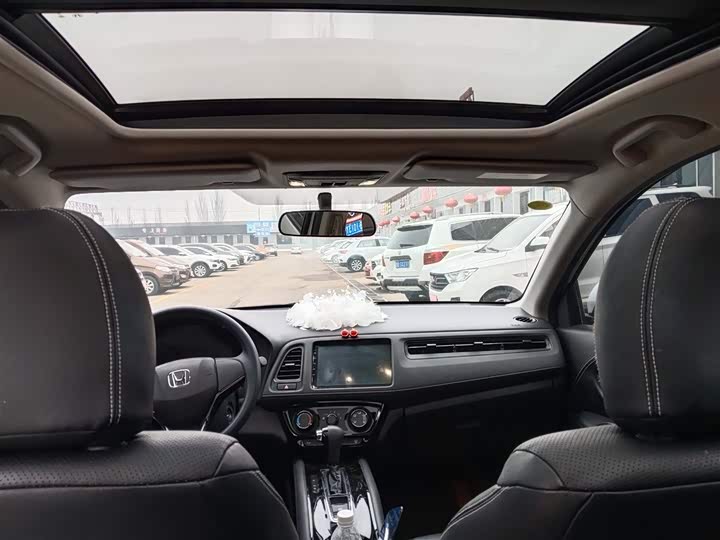 Фото 7 - Honda Vezel