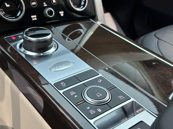 Photo 8 - Land Rover Range Rover