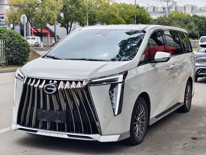 Фото 1 - GAC Trumpchi M8