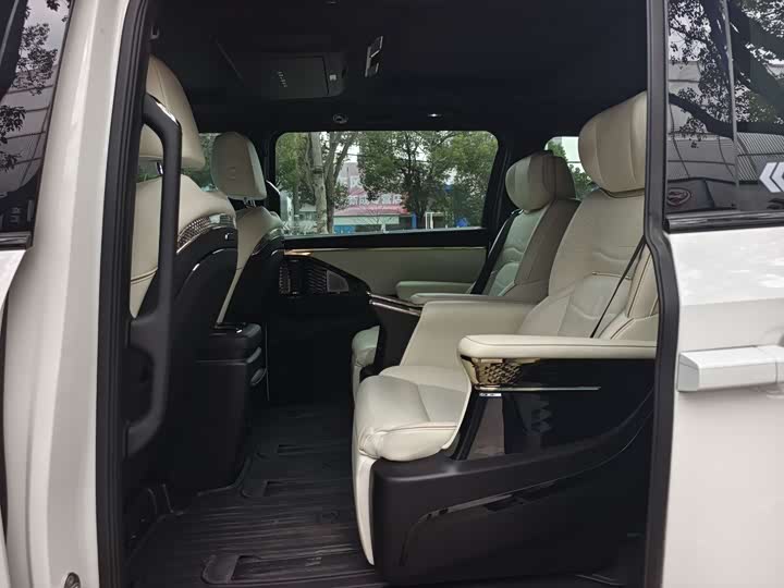 Фото 8 - GAC Trumpchi M8