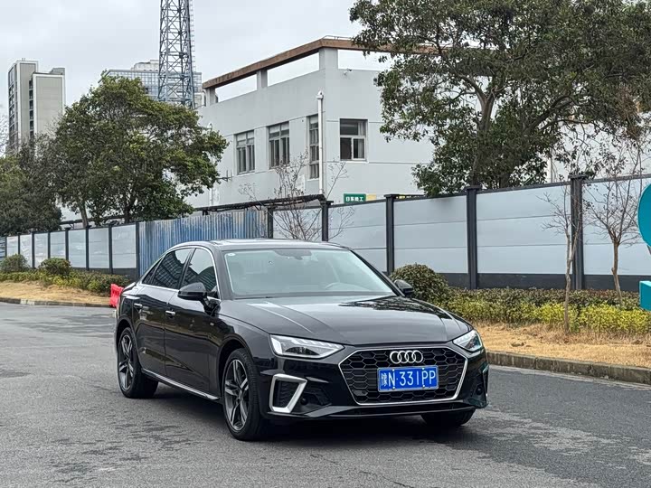 Фото 3 - Audi A4L