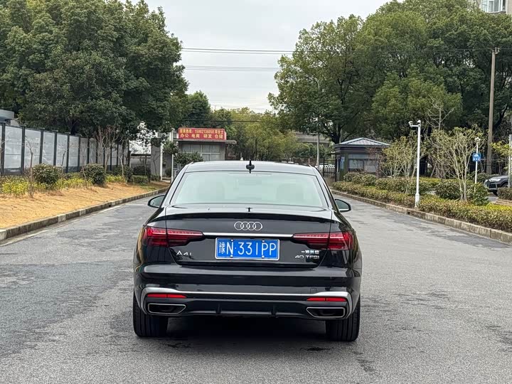 Фото 6 - Audi A4L