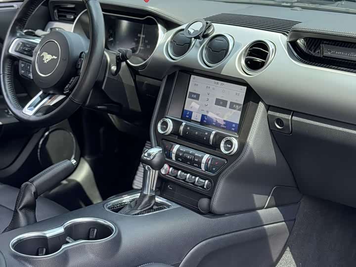 Фото 3 - Ford Mustang