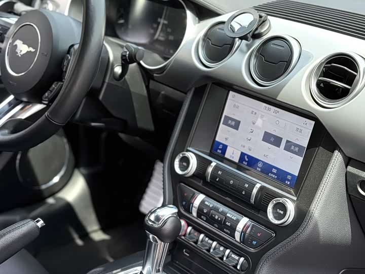 Фото 4 - Ford Mustang