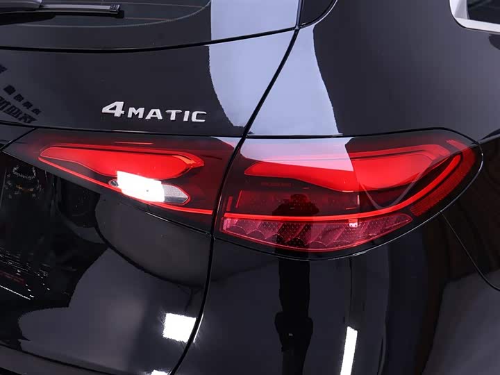 Photo 9 - Mercedes-Benz GLC-Class