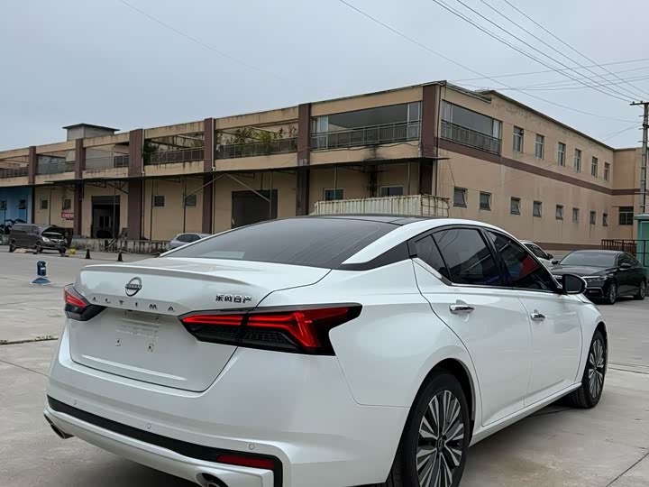 Фото 9 - Nissan Teana