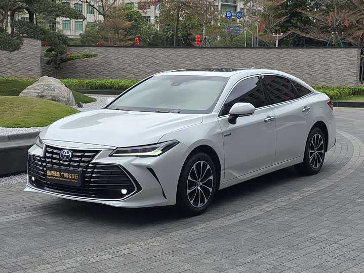 Фото 1 - Toyota Avalon