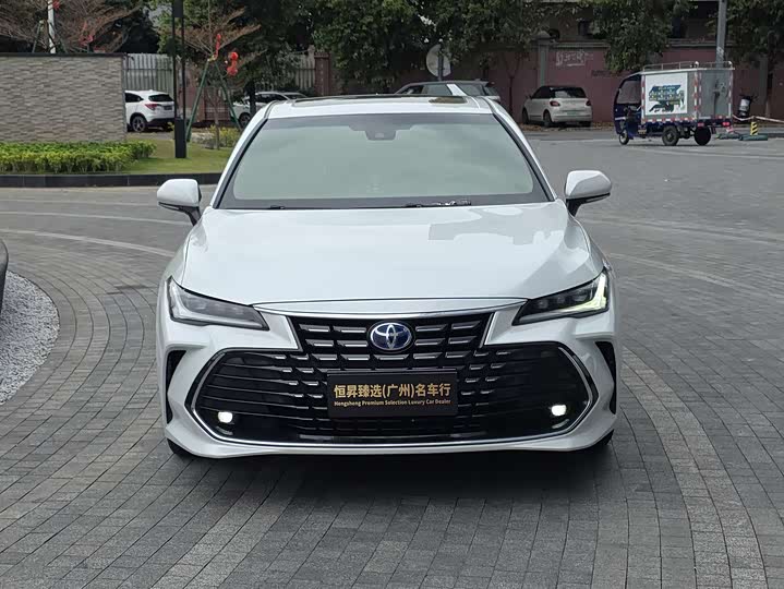 Фото 2 - Toyota Avalon