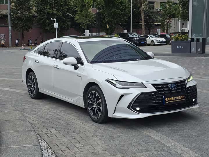 Фото 3 - Toyota Avalon