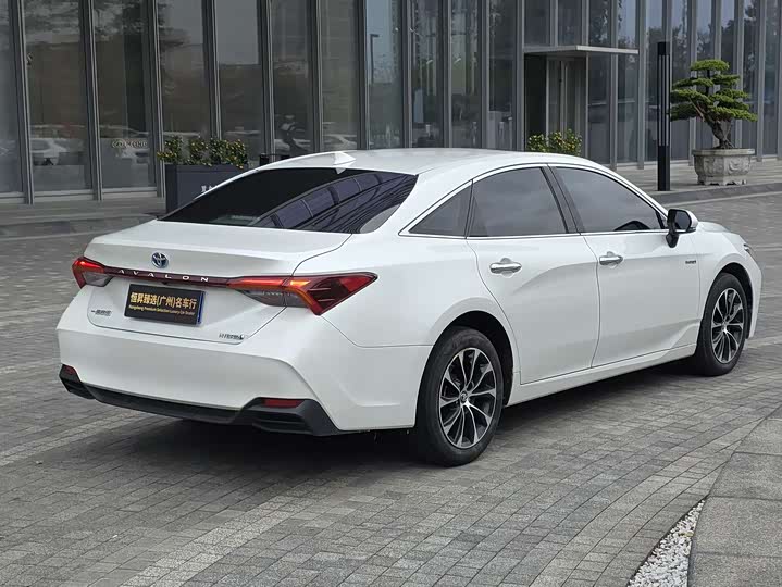 Фото 4 - Toyota Avalon