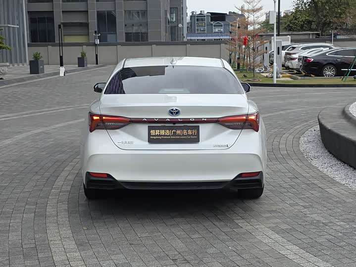 Фото 5 - Toyota Avalon