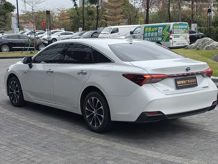Фото 6 - Toyota Avalon