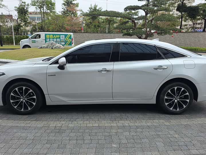 Фото 7 - Toyota Avalon