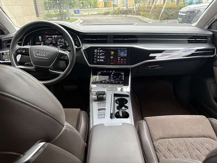 Фото 5 - Audi A7L
