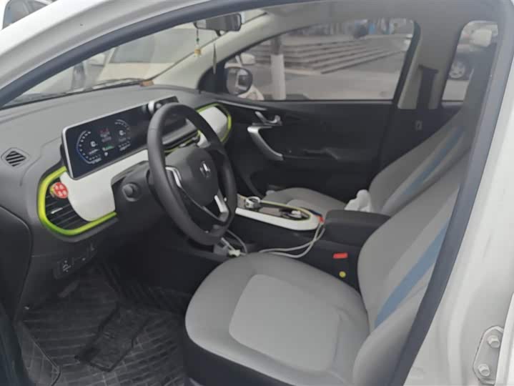 Фото 9 - Changan BenBen E-Star