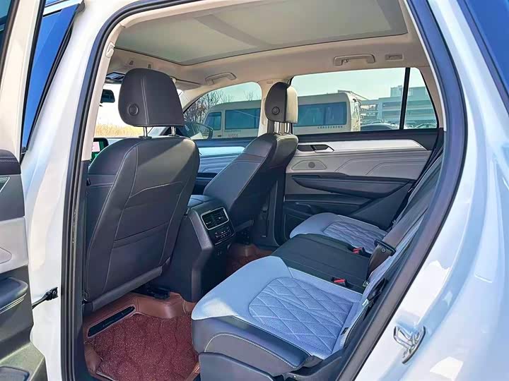 Фото 4 - Volkswagen Tavendor