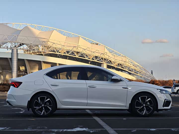 Photo 2 - Skoda Octavia Pro