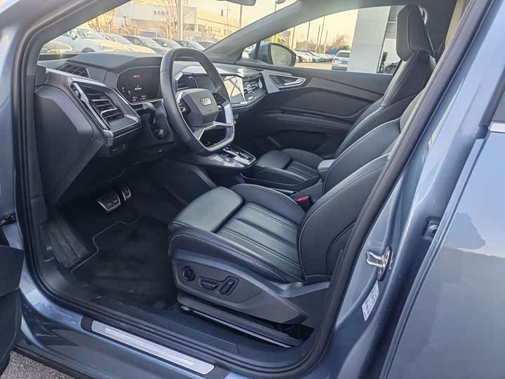 Фото 4 - Audi Q4 e-tron